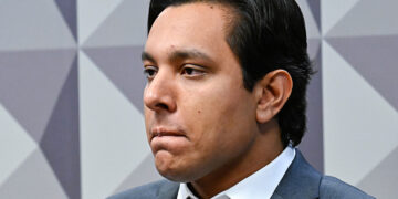 Programador acusado de facilitar descontos ilegais fica calado na CPMI — Senado Notícias