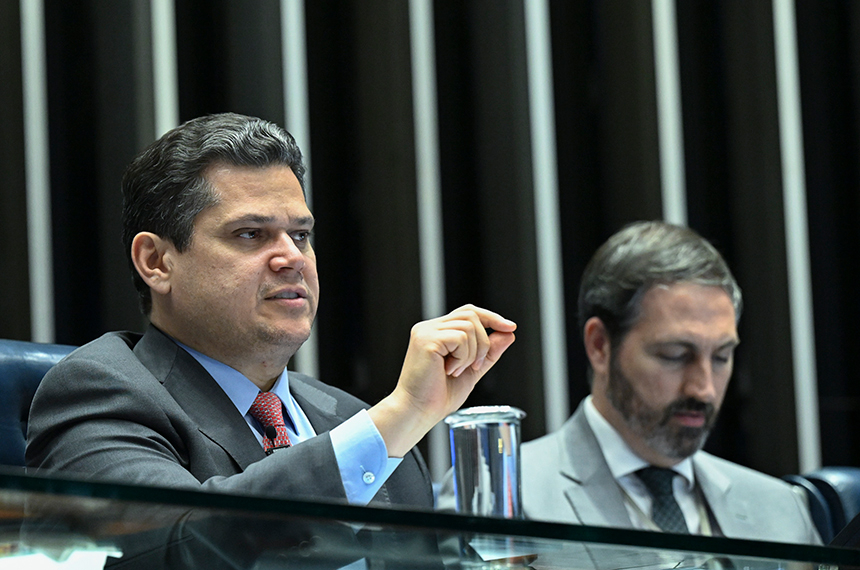 Aposentadoria especial para agentes de saúde será votada na terça, anuncia Davi — Senado Notícias
