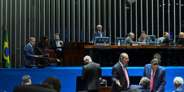 Projeto para combater crimes sexuais contra vulneráveis segue para sanção — Senado Notícias