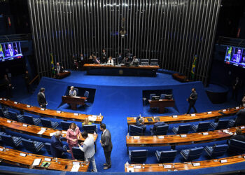 Adiada votação de projeto que prevê atuação do serviço social em hospitais — Senado Notícias