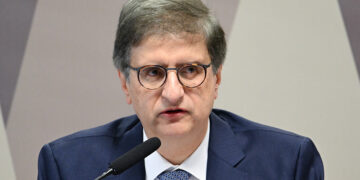 Recondução de Paulo Gonet à PGR é aprovada pela CCJ e vai ao Plenário — Senado Notícias