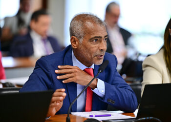 Aprovado projeto que garante direitos trabalhistas a árbitros — Senado Notícias