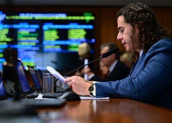 Emenda à regulamentação da profissão de cerimonialista é rejeitada na CAS — Senado Notícias