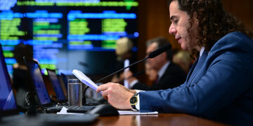 Emenda à regulamentação da profissão de cerimonialista é rejeitada na CAS — Senado Notícias