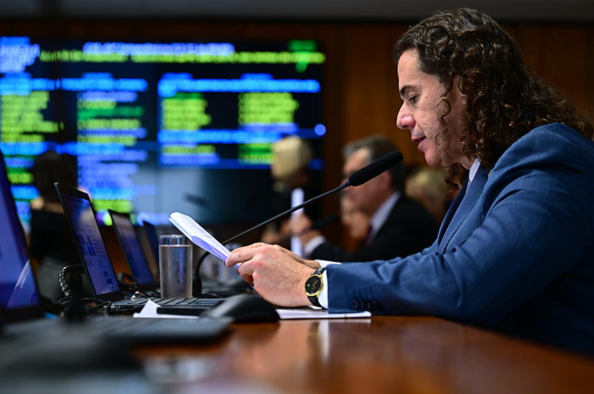 Emenda à regulamentação da profissão de cerimonialista é rejeitada na CAS — Senado Notícias