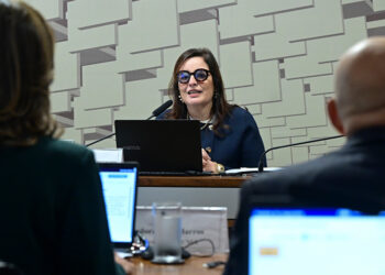 Plenário confirma indicada para ouvidoria da ANA — Senado Notícias