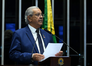 Jayme Campos alerta para aumento da violência contra jovens — Senado Notícias