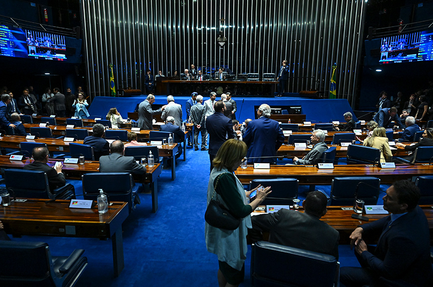 Por 45 votos a 26, Senado aprova recondução de Gonet na PGR — Senado Notícias