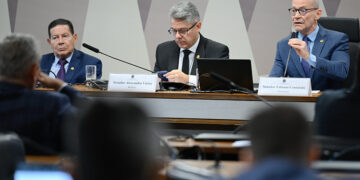 CPI do Crime Organizado ouve diretor de Inteligência da PF e promotor de SP — Senado Notícias