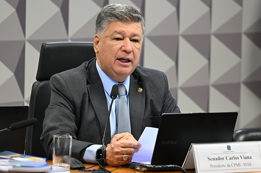 Carlos Viana defende suspensão de empréstimos consignados de aposentados — Senado Notícias
