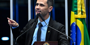 Cleitinho critica Justiça pela possibilidade de Bolsonaro cumprir pena na Papuda — Senado Notícias