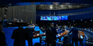 Projeto de incentivo à sustentabilidade na indústria química vai à sanção — Senado Notícias