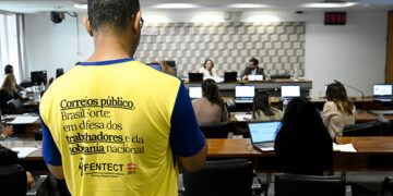 Assédios e falta de transparência agravam crise nos Correios, afirmam funcionários — Senado Notícias