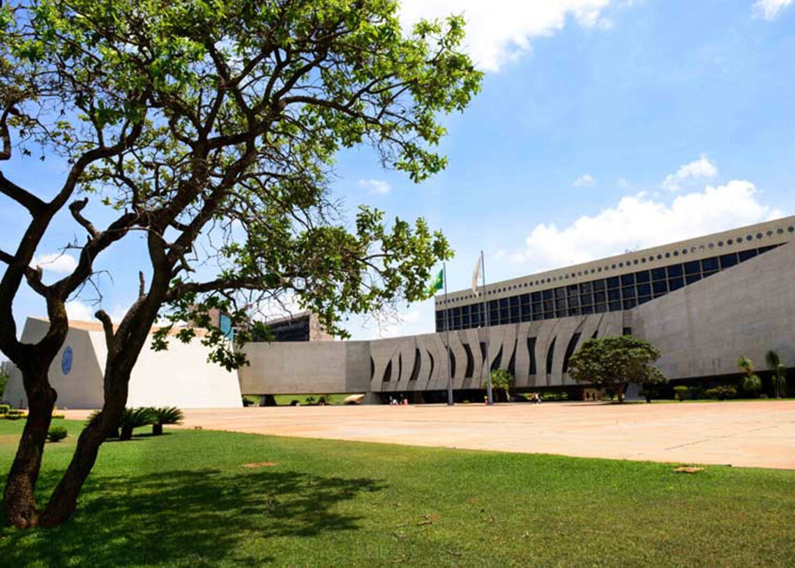 Lei cria 330 funções comissionadas para o Superior Tribunal de Justiça — Senado Notícias