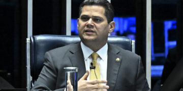 Davi soma o Senado aos esforços para reconstruir região atingida por tornado — Senado Notícias