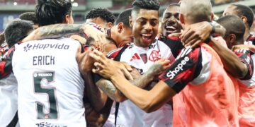 Flamengo goleia Sport e assume liderança do Campeonato Brasileiro