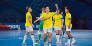 Brasil goleia Itália e está nas quartas da Copa do Mundo de futsal
