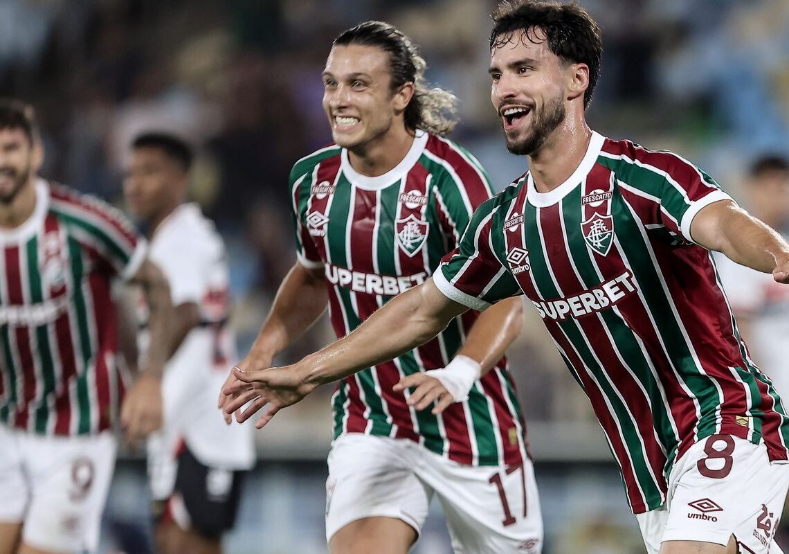 Fluminense goleia São Paulo e confirma presença na Copa Libertadores
