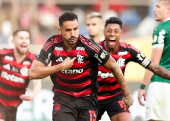 Flamengo vence Palmeiras e vira 1º brasileiro tetra da Libertadores