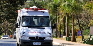 Lei regulamenta atividade de condutor de ambulância — Senado Notícias