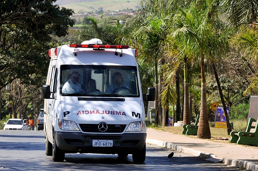 Lei regulamenta atividade de condutor de ambulância — Senado Notícias