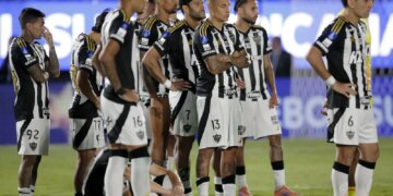 Lanús supera Atlético-MG nos pênaltis e é bicampeão da Sul-Americana