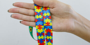 Sancionada lei que incentiva diagnóstico de autismo em população adulta e idosa — Senado Notícias