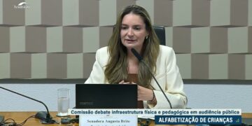 Alfabetização na idade certa precisa de cooperação de governos, aponta debate — Senado Notícias