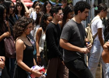 Enem: provas foram longas, mas com questões fáceis, dizem candidatos