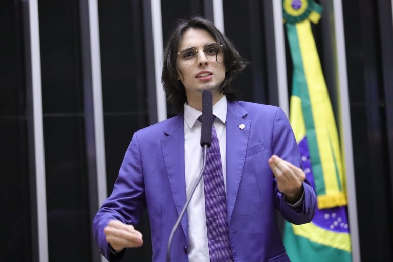 Projeto cria política nacional de conectividade sustentável para comunidades remotas – Notícias