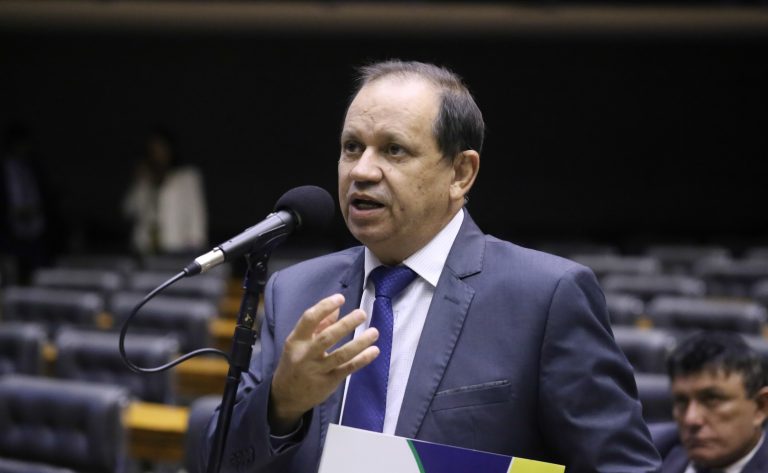 Comissão atribui a bombeiros definir regras para instalação de tomada de carro elétrico – Notícias