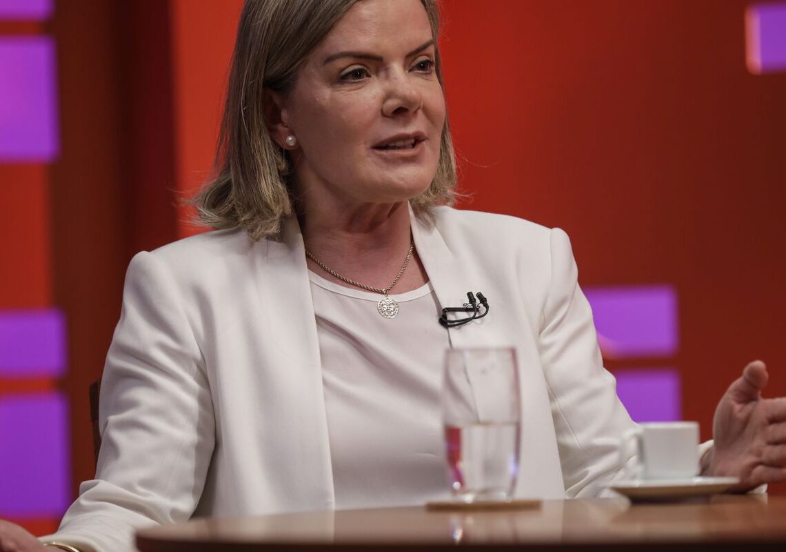 Governo é contra equiparar facções ao terrorismo, diz Gleisi Hoffmann