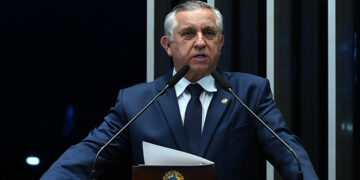 Izalci cobra valorização das polícias e defende educação para combater crime — Senado Notícias