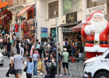 Taxa de desemprego chega a 5,2%, a menor desde 2012