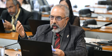 Estatuto dos Cães e Gatos passa a tramitar no Senado como projeto de lei — Senado Notícias