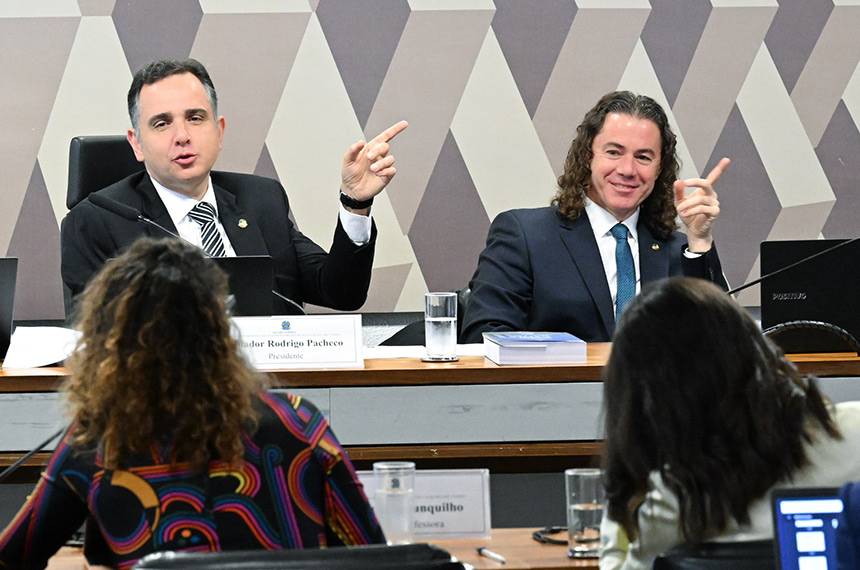 debatedores apontam direito digital como inovação — Senado Notícias