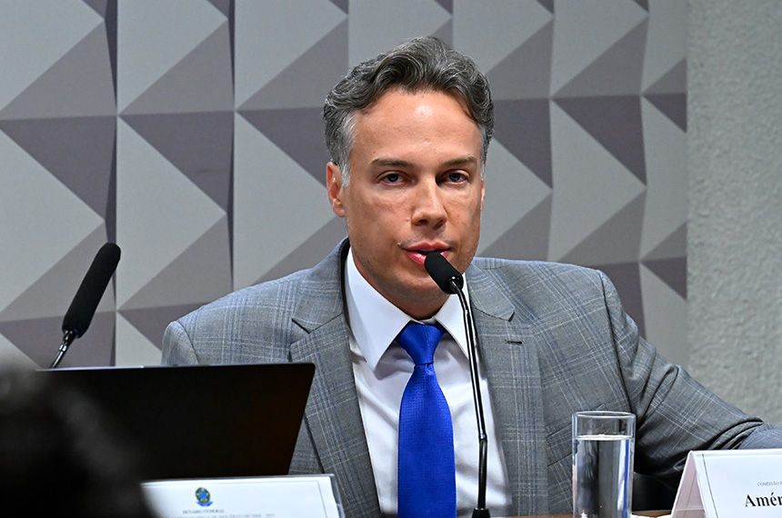 Apontado como ‘multimilionário’, presidente da Amar Brasil se cala na CPMI — Senado Notícias