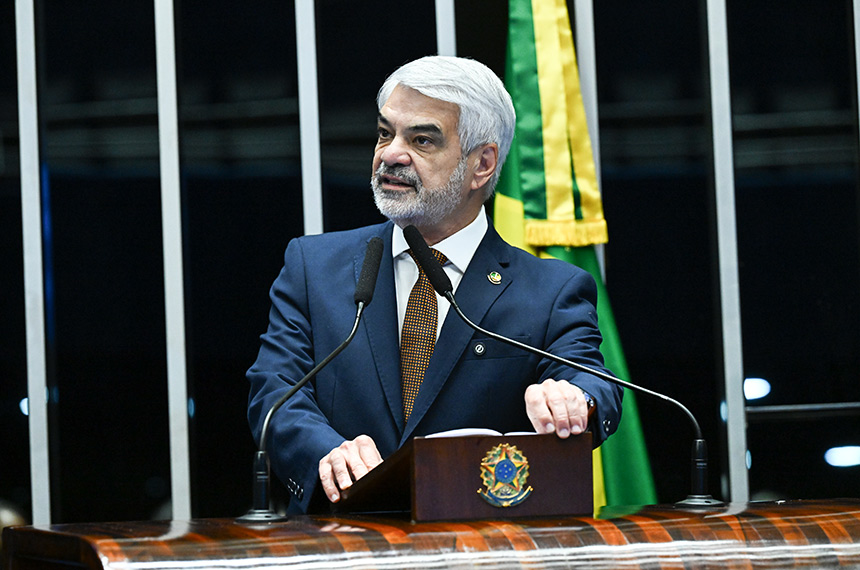 Humberto Costa cobra regulação para streaming — Senado Notícias