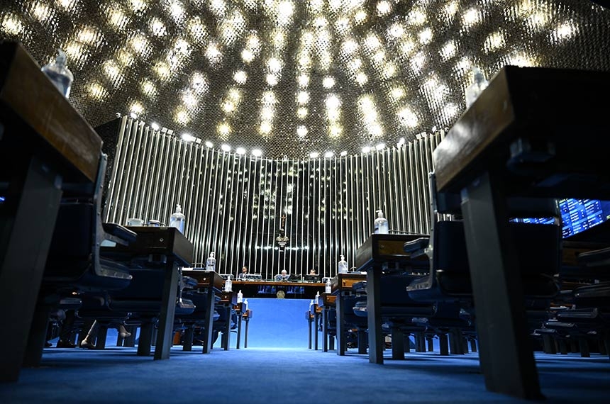 Plenário começa a discutir PEC sobre acúmulo de cargos por professores — Senado Notícias