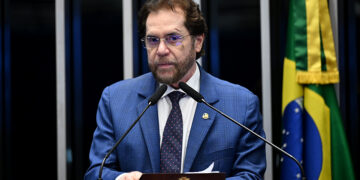 Plínio Valério critica decisão de Gilmar Mendes sobre pedidos de impeachment — Senado Notícias