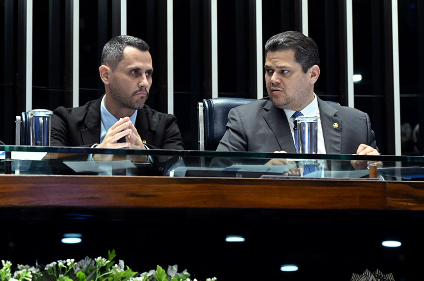 Promulgada emenda que isenta IPVA de veículos com mais de 20 anos — Senado Notícias