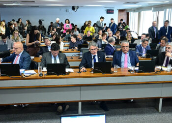 Projeto que libera imóveis do INSS para ações públicas segue para o Plenário — Senado Notícias