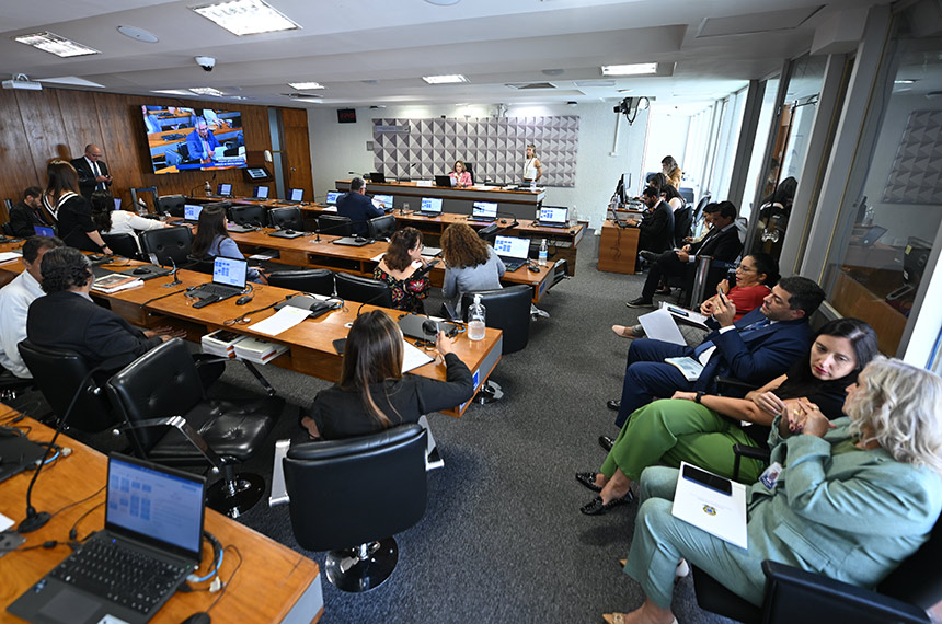 Sugestão de tornar qualquer tipo de pedofilia em crime inafiançável vira projeto — Senado Notícias