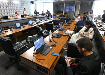 Dia do Orgulho Autista, em 18 de junho, avança no Senado — Senado Notícias