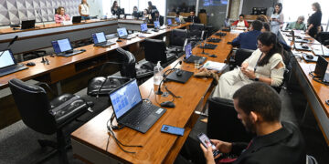 Dia do Orgulho Autista, em 18 de junho, avança no Senado — Senado Notícias