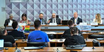 Debatedores pedem respeito a direitos humanos e das pessoas LGBTQIA+ — Senado Notícias