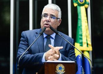 Girão diz que deputado Van Hattem sofre perseguição política por criticar poderosos — Senado Notícias