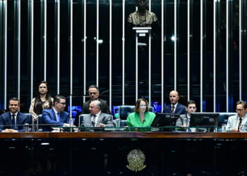 Sessão especial destaca relevância da Bíblia na fé, cultura e direitos humanos — Senado Notícias