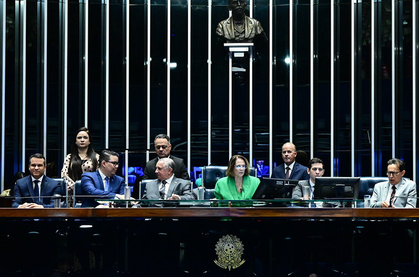 Sessão especial destaca relevância da Bíblia na fé, cultura e direitos humanos — Senado Notícias