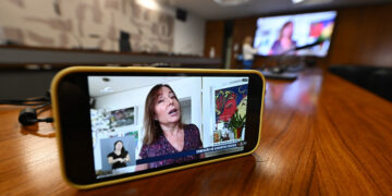 Debate pede inclusão no SUS de válvula que pode evitar perda de visão — Senado Notícias